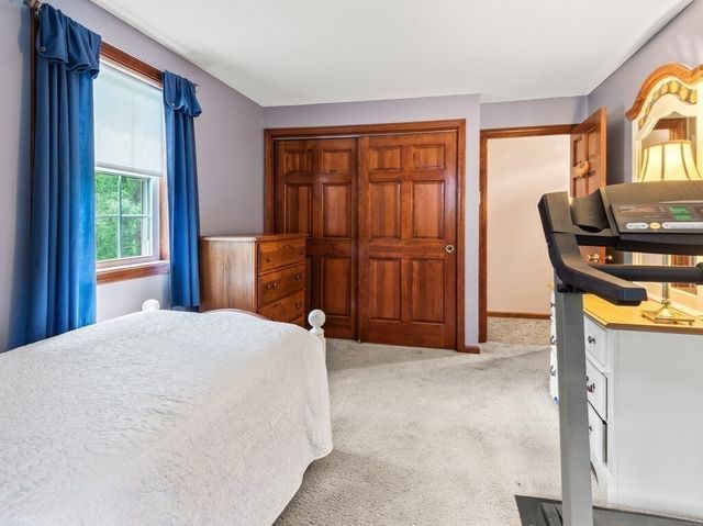 3 Oakwood Dr, Webster, MA 01570