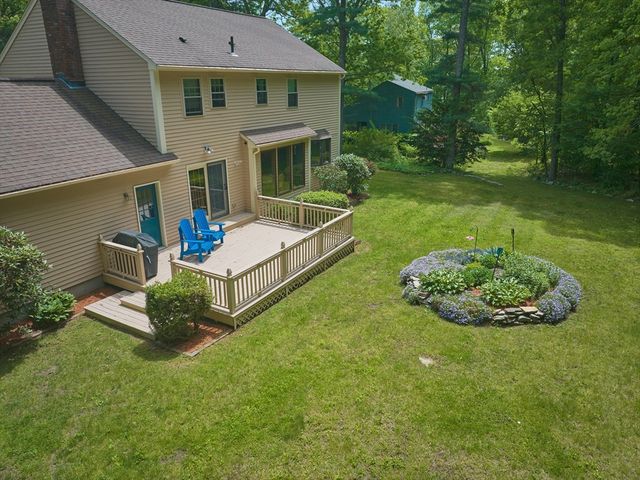 3 Oakwood Dr, Webster, MA 01570