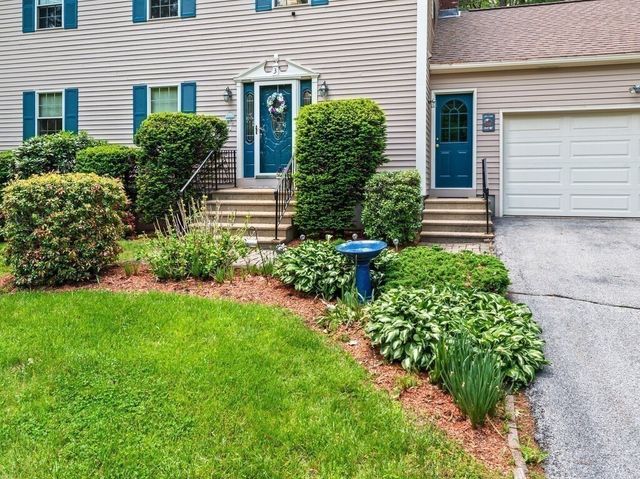 3 Oakwood Dr, Webster, MA 01570