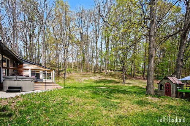 325 Alden Nash Avenue, Lowell, MI 49331