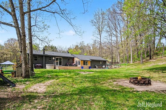325 Alden Nash Avenue, Lowell, MI 49331