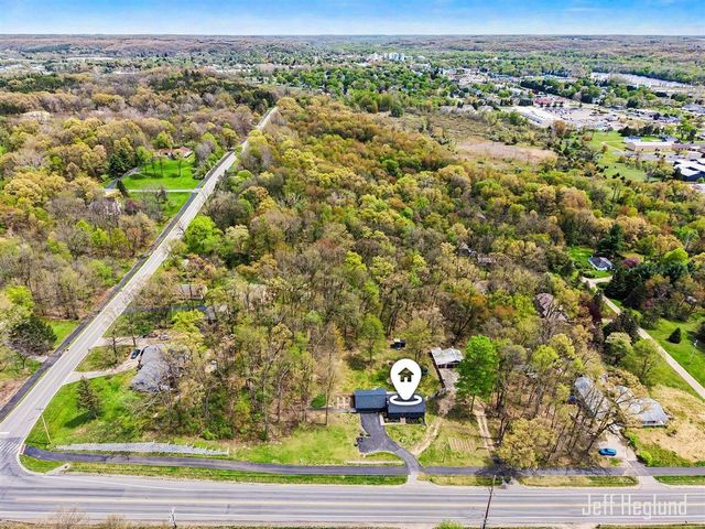 325 Alden Nash Avenue, Lowell, MI 49331