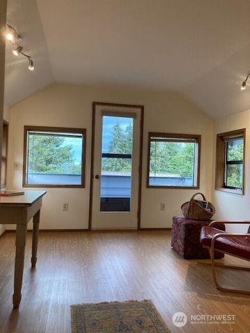 1825 Lenox Court NW, Olympia, WA 98502
