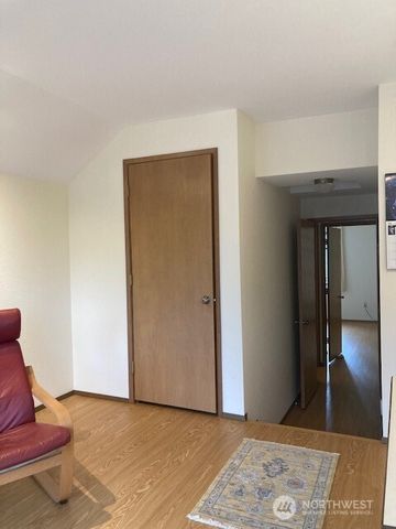 1825 Lenox Court NW, Olympia, WA 98502