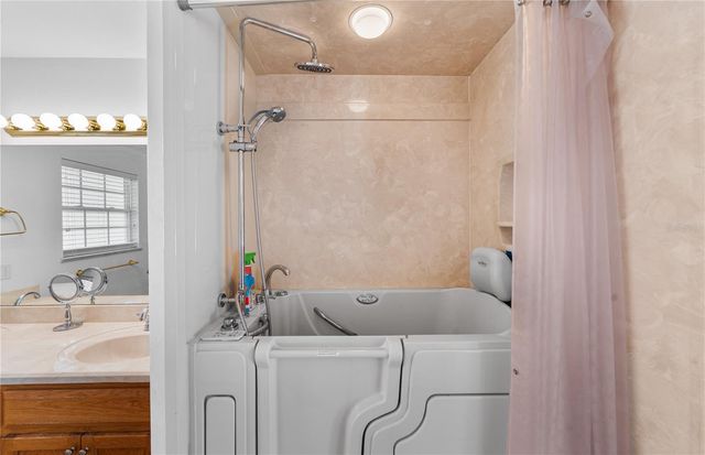 6979 NE COUNTY ROAD 340, High Springs, FL 32643