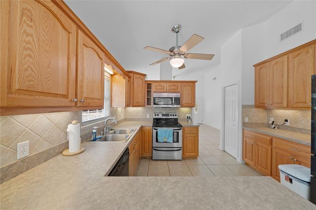 6979 NE COUNTY ROAD 340, High Springs, FL 32643