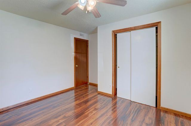 507 N College St, Winfield, KS 67156