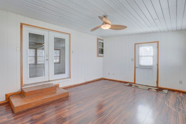 507 N College St, Winfield, KS 67156