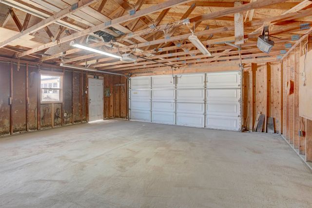 507 N College St, Winfield, KS 67156