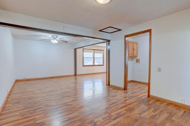 507 N College St, Winfield, KS 67156