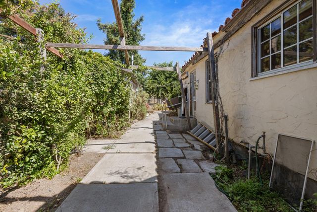 13119 6th St, Hickman, CA 95323