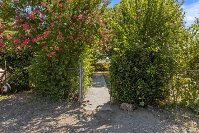 13119 6th St, Hickman, CA 95323