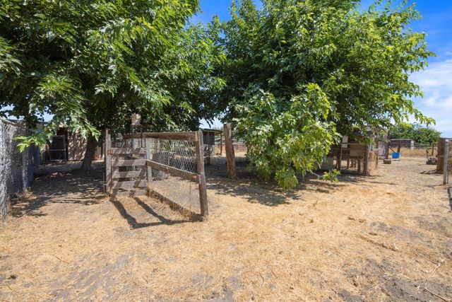 13119 6th St, Hickman, CA 95323