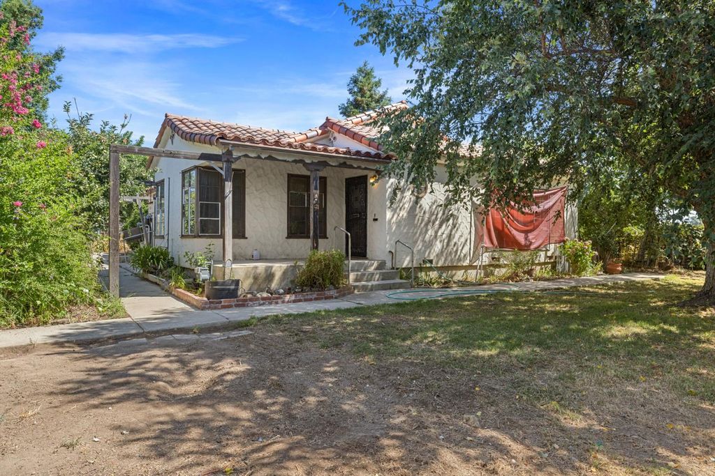 13119 6th St, Hickman, CA 95323