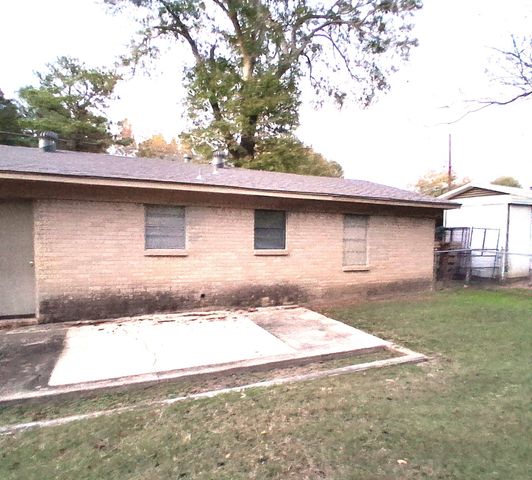 135 Akins, Texarkana, TX 75501