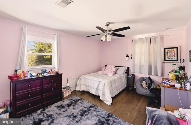 955 LITTLE LEHIGH DR, Emmaus, PA 18049