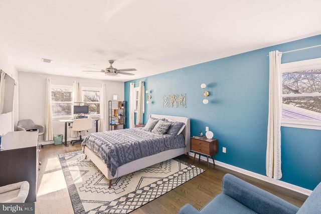 955 LITTLE LEHIGH DR, Emmaus, PA 18049