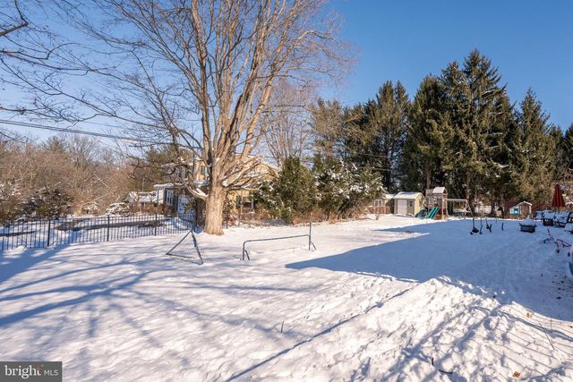 955 LITTLE LEHIGH DR, Emmaus, PA 18049