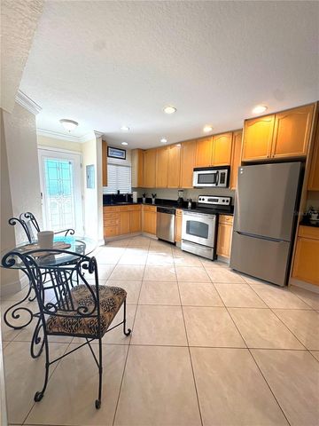 11605 3RD STREET E 306, Treasure Island, FL 33706