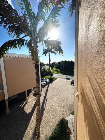 11605 3RD STREET E 306, Treasure Island, FL 33706