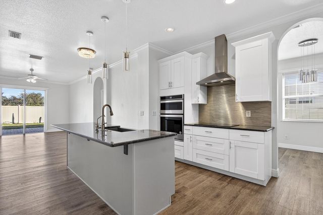 8407 HUNTERS FORK LOOP, Ruskin, FL 33573