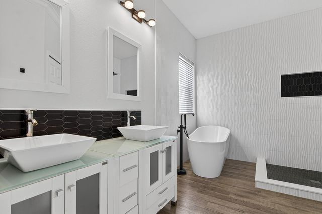 8407 HUNTERS FORK LOOP, Ruskin, FL 33573