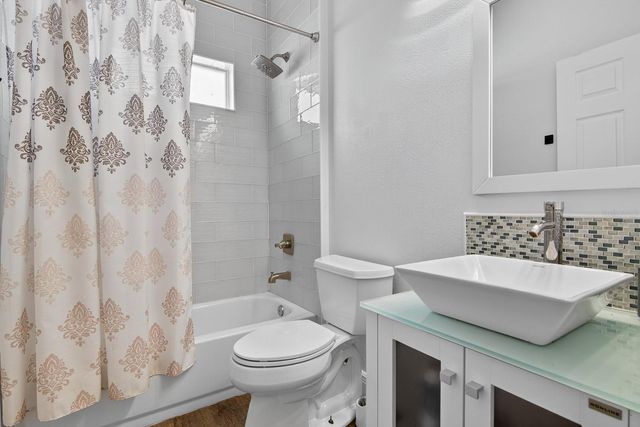 8407 HUNTERS FORK LOOP, Ruskin, FL 33573