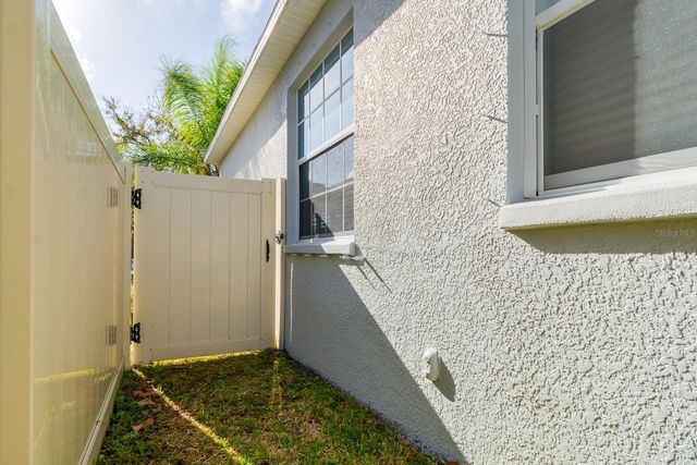 8407 HUNTERS FORK LOOP, Ruskin, FL 33573