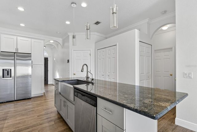 8407 HUNTERS FORK LOOP, Ruskin, FL 33573