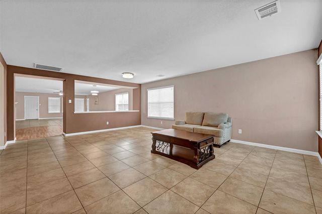 327 Remington Heights Drive, Houston, TX 77073