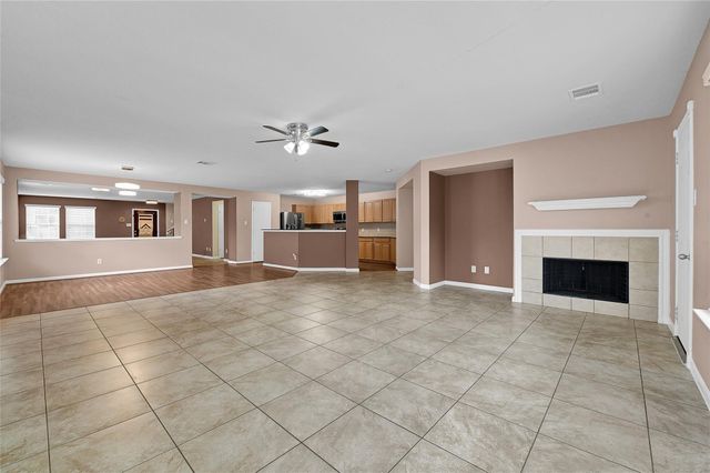 327 Remington Heights Drive, Houston, TX 77073