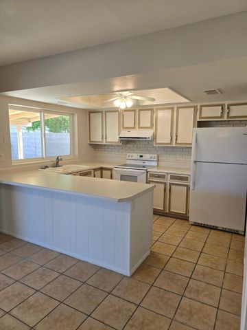 1615 W Summit Place, Chandler, AZ 85224