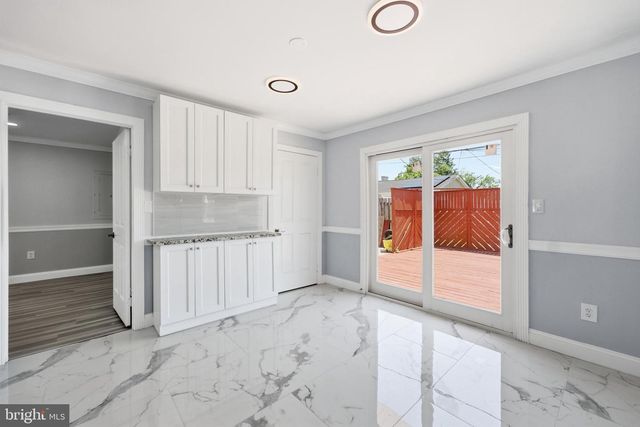 10 MIDFIELD LN, Willingboro, NJ 08046