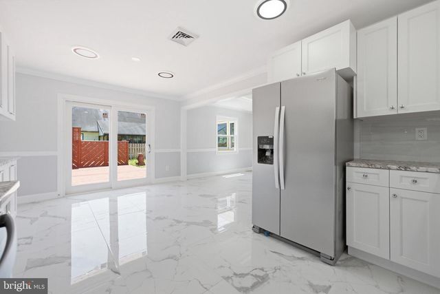 10 MIDFIELD LN, Willingboro, NJ 08046