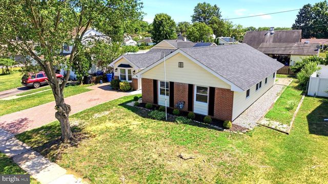 10 MIDFIELD LN, Willingboro, NJ 08046