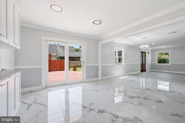 10 MIDFIELD LN, Willingboro, NJ 08046