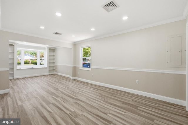 10 MIDFIELD LN, Willingboro, NJ 08046