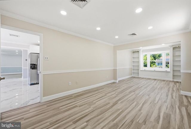 10 MIDFIELD LN, Willingboro, NJ 08046