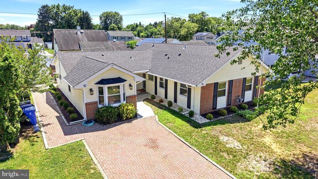 10 MIDFIELD LN, Willingboro, NJ 08046