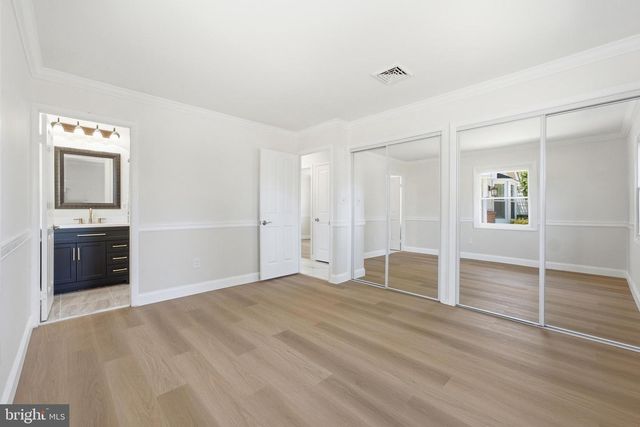 10 MIDFIELD LN, Willingboro, NJ 08046
