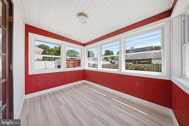 10 MIDFIELD LN, Willingboro, NJ 08046