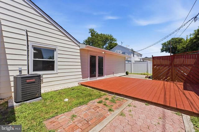 10 MIDFIELD LN, Willingboro, NJ 08046