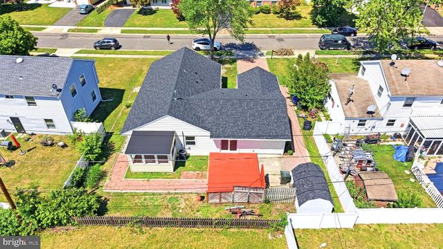 10 MIDFIELD LN, Willingboro, NJ 08046