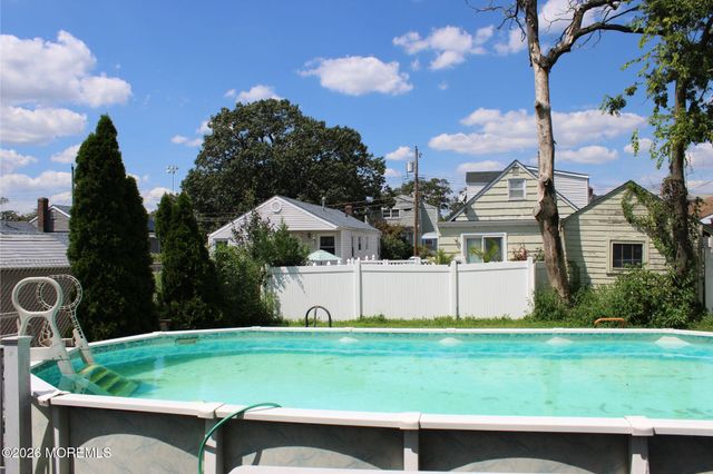 38 Oak Street, Keyport, NJ 07735