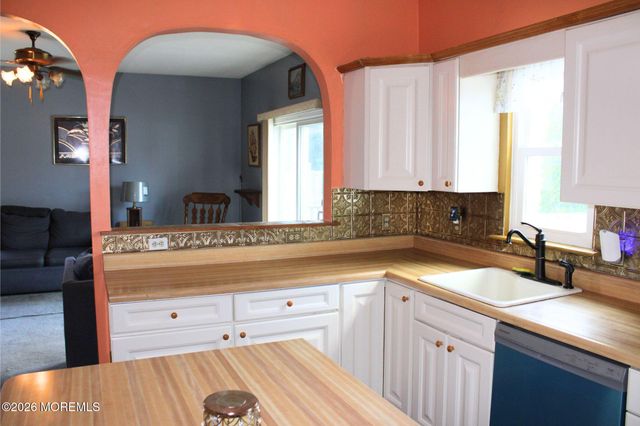38 Oak Street, Keyport, NJ 07735