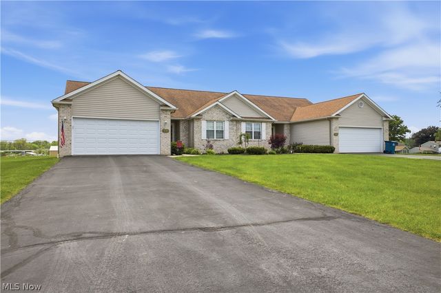 2018 Fox Chase Court, Mineral Ridge, OH 44440