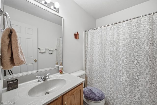 2018 Fox Chase Court, Mineral Ridge, OH 44440