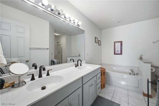 2018 Fox Chase Court, Mineral Ridge, OH 44440