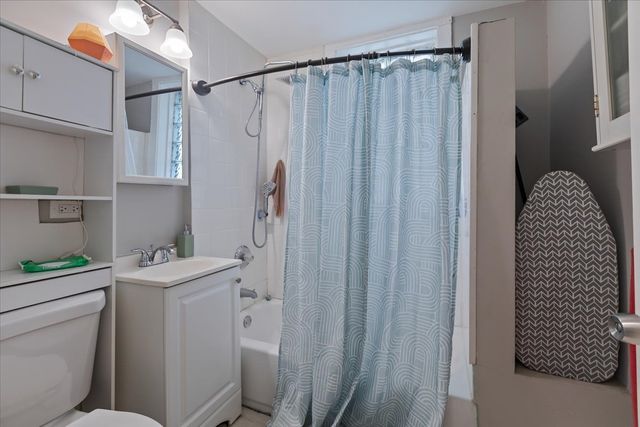 4844 W Rice Street, Chicago, IL 60651