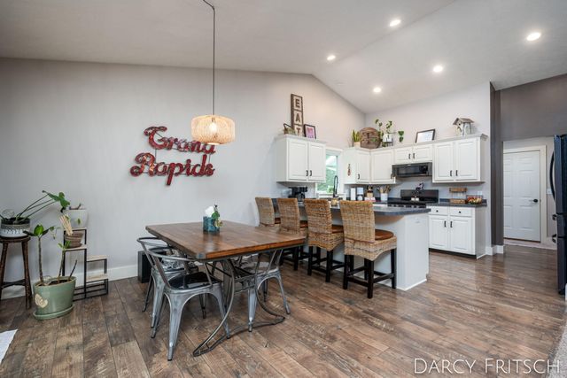 5271 Virginia Lane Sw, City Of Wyoming, MI 49418